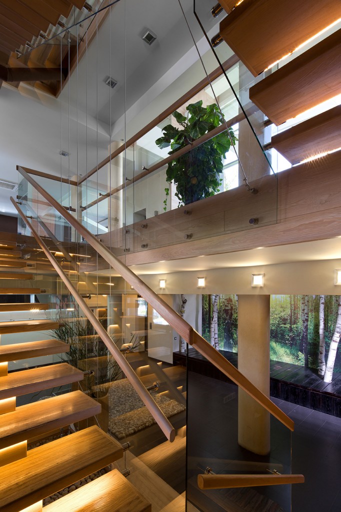 Impressive 5 House 2000 м2 by Yakusha Design