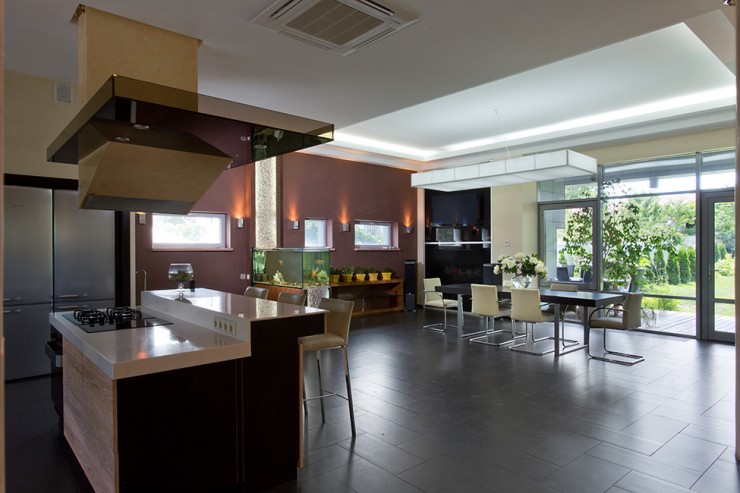 Impressive 8 House 2000 м2 by Yakusha Design