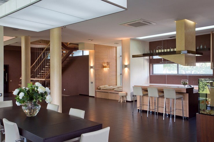 Impressive 9 House 2000 м2 by Yakusha Design