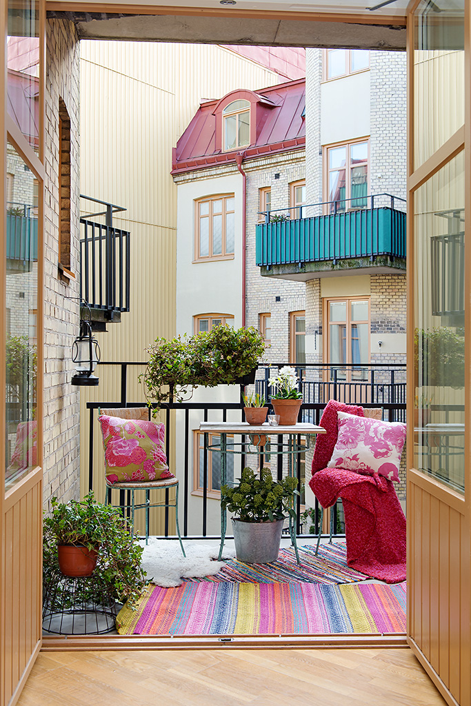 Charming Apartment With Spring Decorating In Sweden14