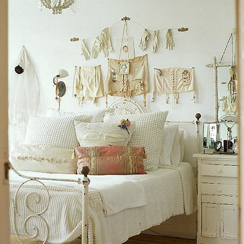 Home Gallery Design on Vintage Refers To The 1940   S And 1950   S  Bedrooms With Vintage