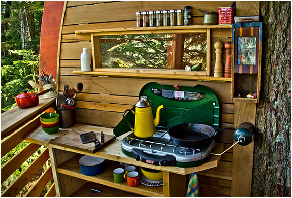secret_tree_house_the_hemloft_5 secret tree house the helmloft by joe Allen 5